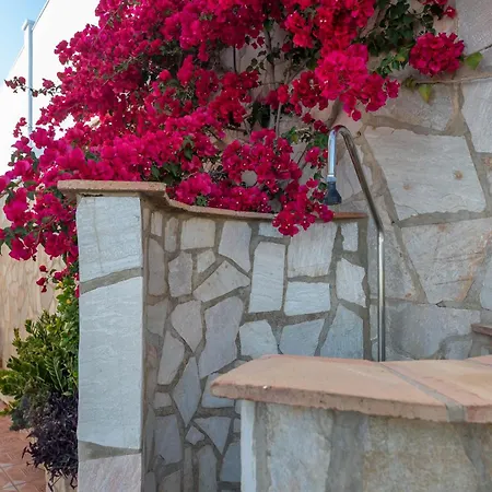 Holiday home With Sea Views & Heated Pool