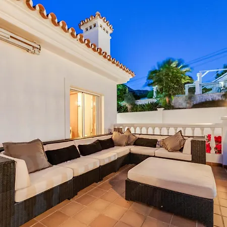 Holiday home With Sea Views & Heated Pool